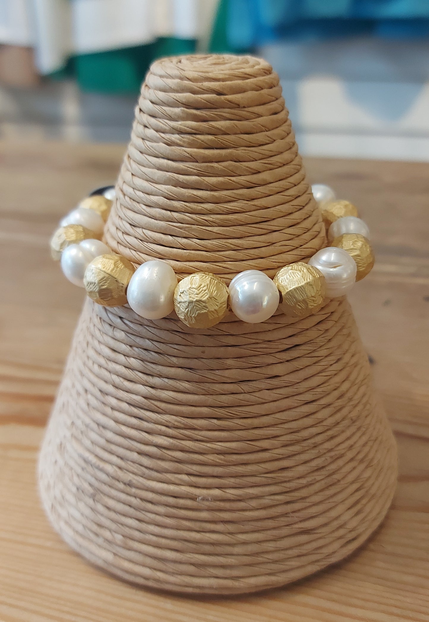 Real Pearl & Pale Gold Textured Bead Bracelet
