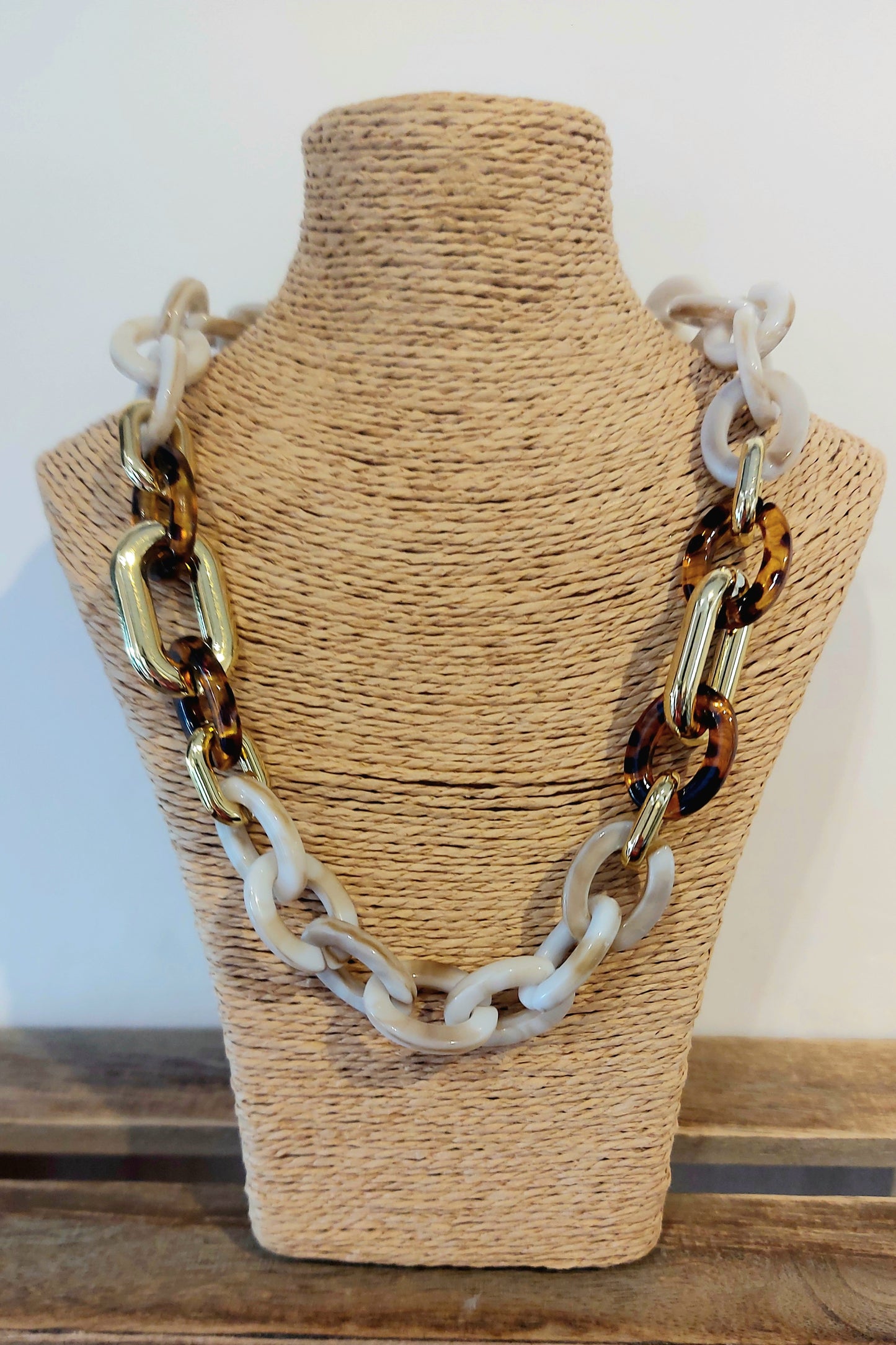 Large Link Resin Necklace - Natural tones/Gold